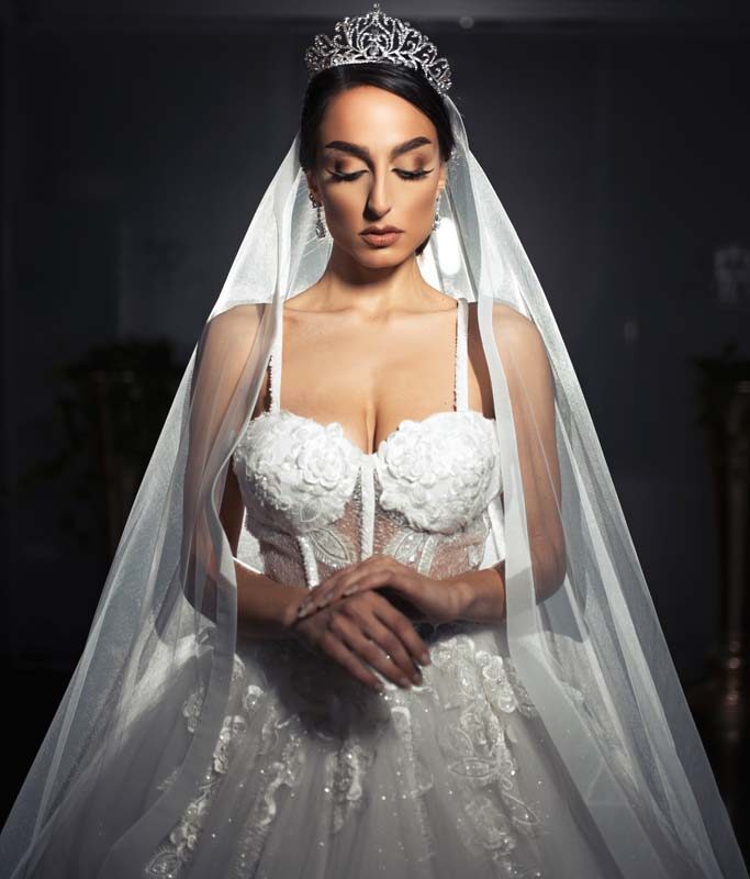 Emily_C_Luxury_Modello_Arab_3